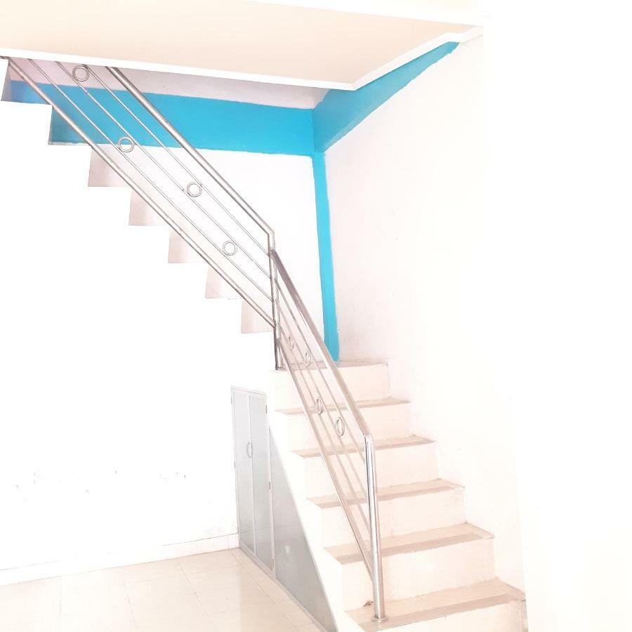 Almira Homestay Near Airport 잠비 외부 사진