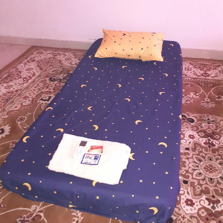 Almira Homestay Near Airport 잠비 외부 사진